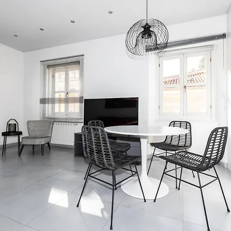 Piazza Unita House 公寓