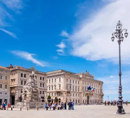 Piazza Unita House شقة