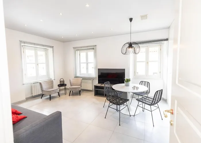 Piazza Unita House Apartmán *