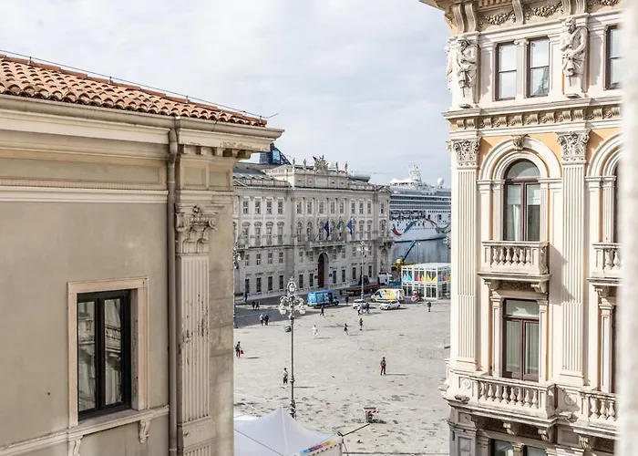 Piazza Unita House Terst